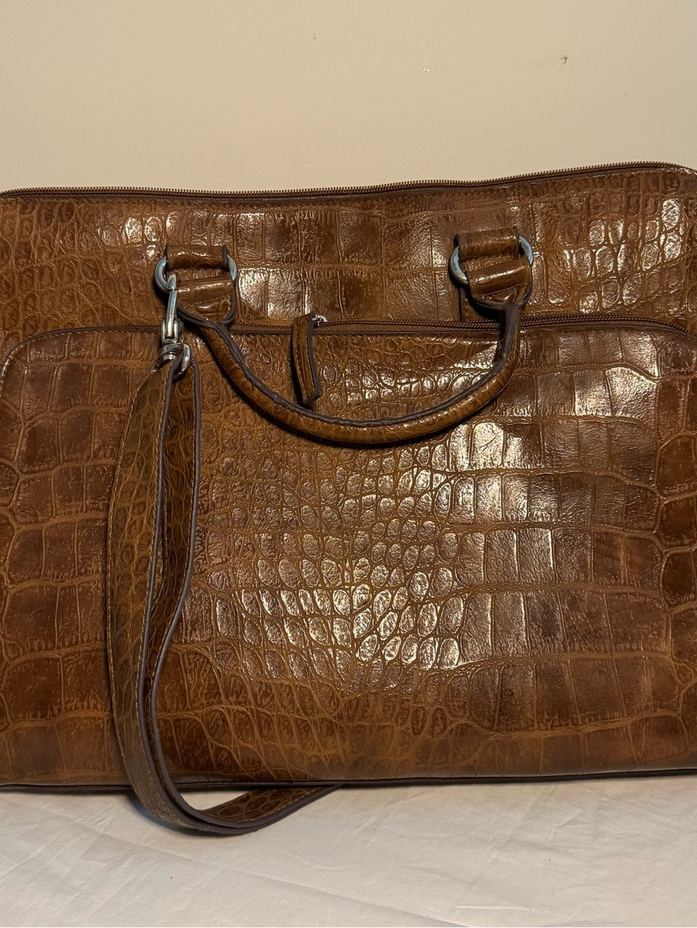 Bueno brown faux leather briefcase crocodile texture Adjustable strap